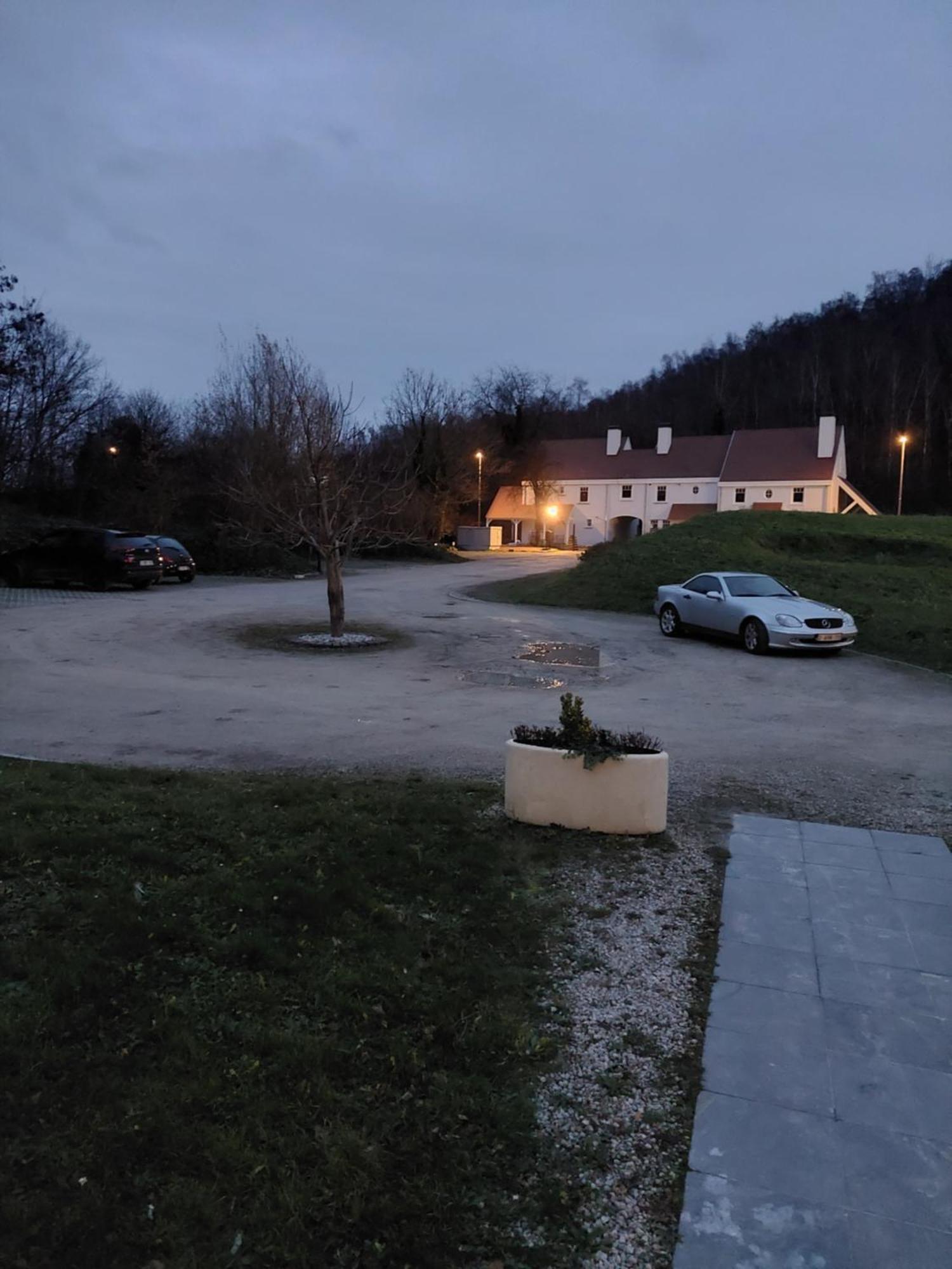 La Chambre Et Le Studio Du Chateau Du Golf De Bernalmont Liège Dış mekan fotoğraf