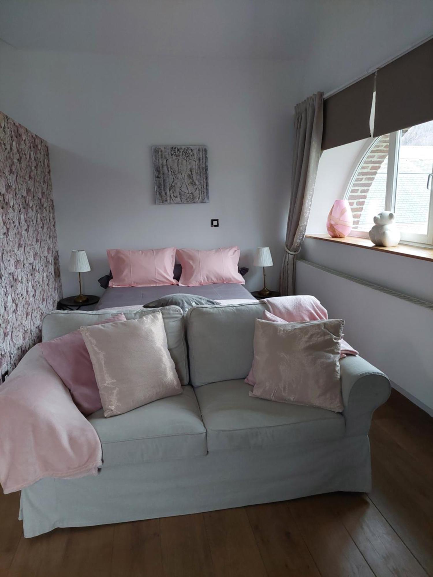 La Chambre Et Le Studio Du Chateau Du Golf De Bernalmont Liège Dış mekan fotoğraf